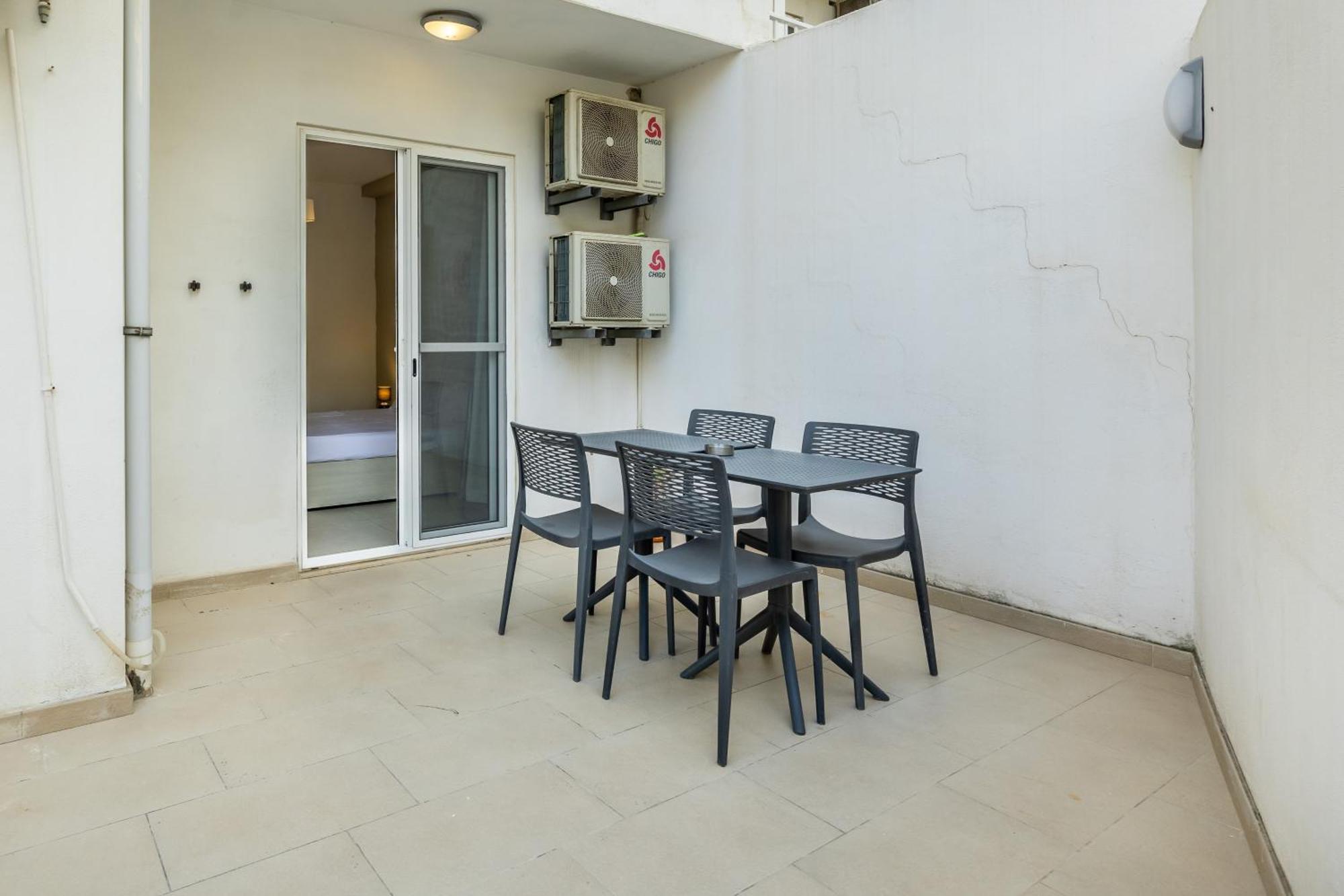 Superb 3Br Apt Close To Seafront Gzira Pokój zdjęcie